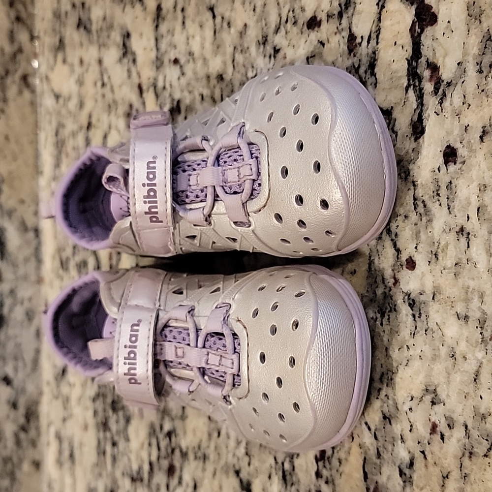 Stride Rite Phibian water shoe